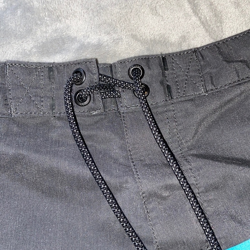 Trunks - Picture 3 of 4